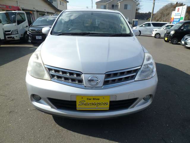 2009 Nissan Tiida – thumbnail 2