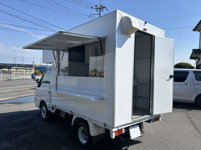 2002 Nissan Vanette Truck – thumbnail 3