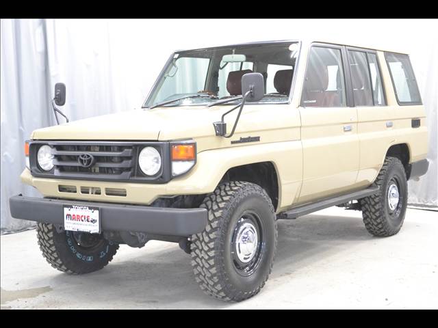 2002 Toyota Land Cruiser 70 – thumbnail 2