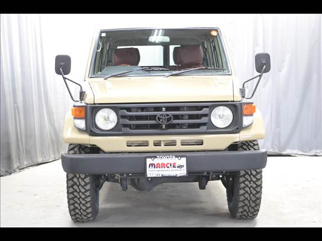 2002 Toyota Land Cruiser 70 – thumbnail 3