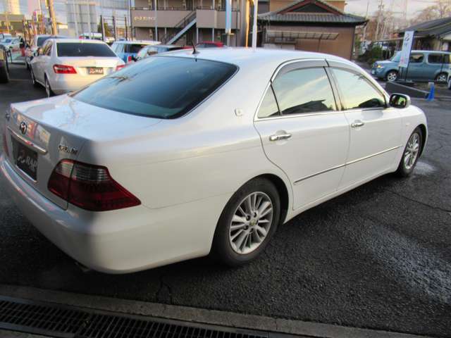 2007 Toyota Crown Royal – thumbnail 4