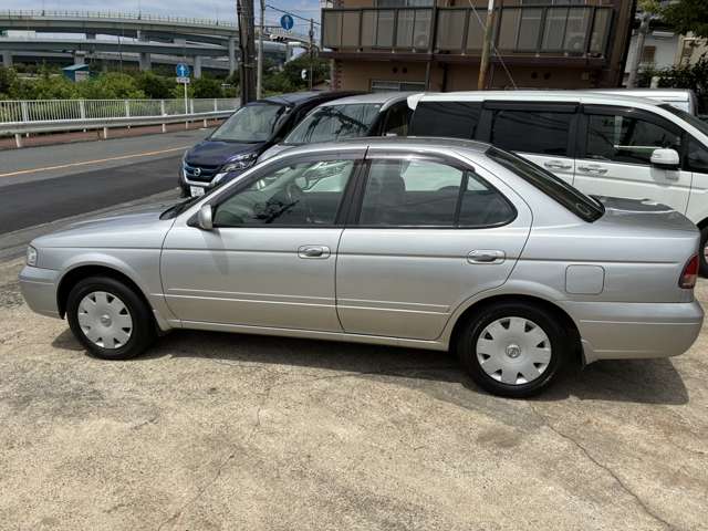 2003 Nissan Sunny – thumbnail 4