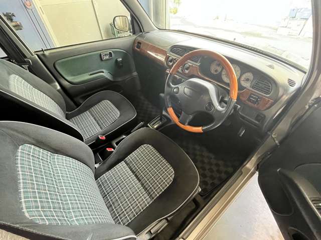 2001 Daihatsu Mira Gino – thumbnail 4
