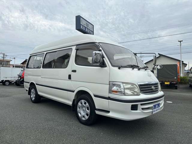 2002 Toyota Hiace – thumbnail 2