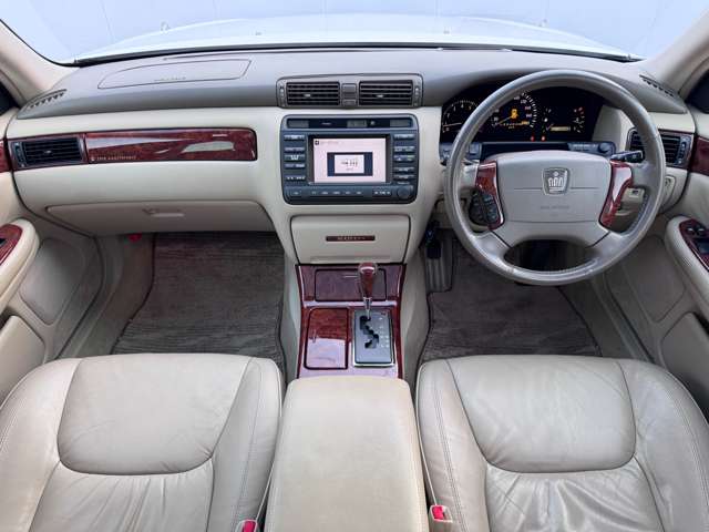 2002 Toyota Crown Majesta – thumbnail 4