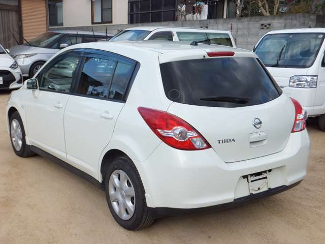 2010 Nissan Tiida – thumbnail 3