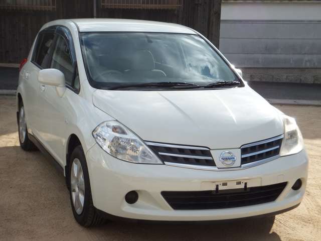 2010 Nissan Tiida – thumbnail 4