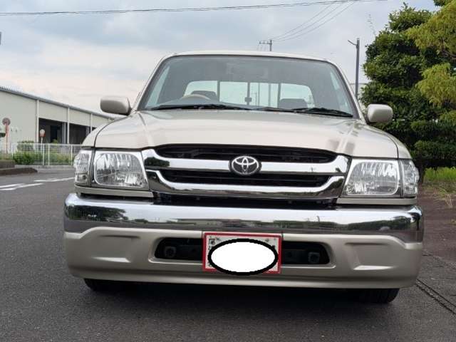 2002 Toyota Hilux – thumbnail 3