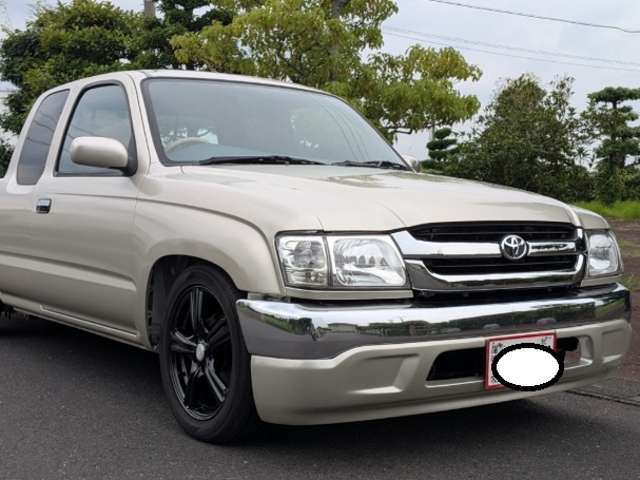 2002 Toyota Hilux – thumbnail 4