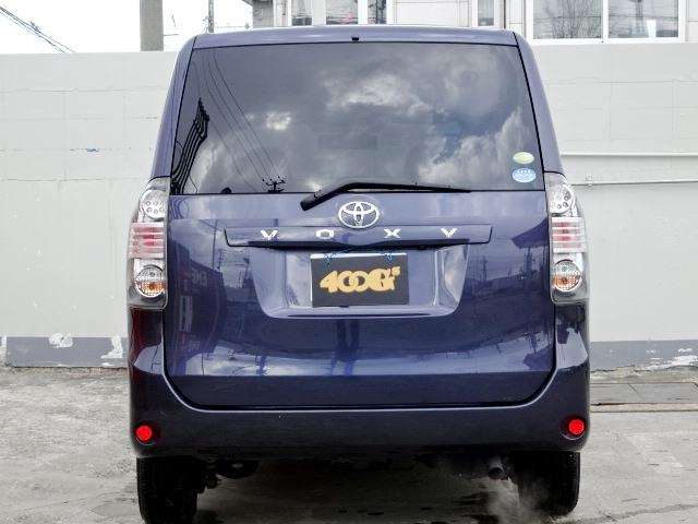 2008 Toyota Voxy – thumbnail 3