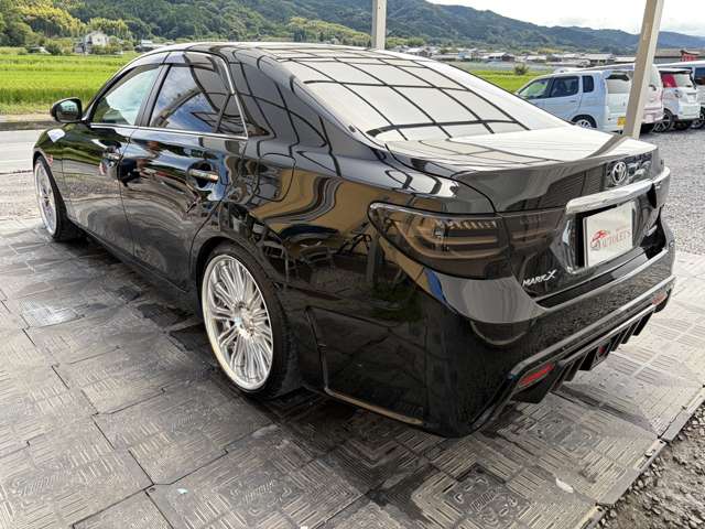 2010 Toyota Mark X – thumbnail 4