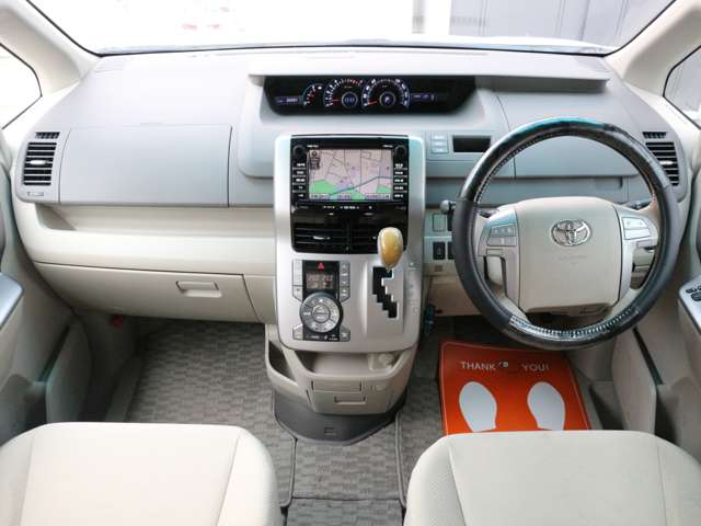 2007 Toyota Noah – thumbnail 4