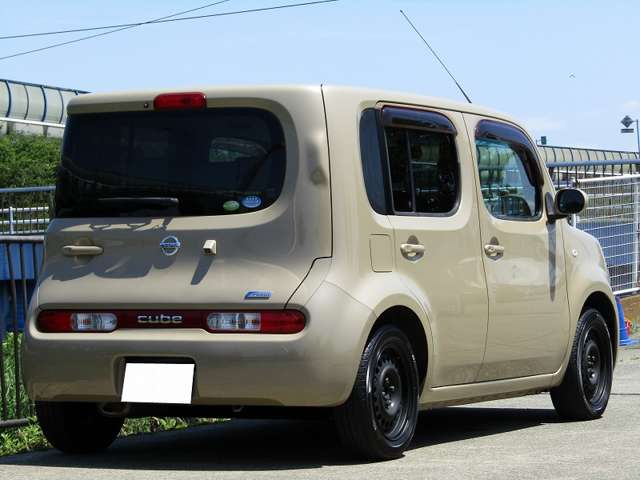 2010 Nissan Cube – thumbnail 2