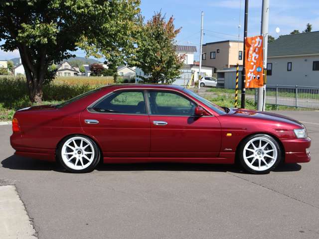 1998 Nissan Laurel – thumbnail 4