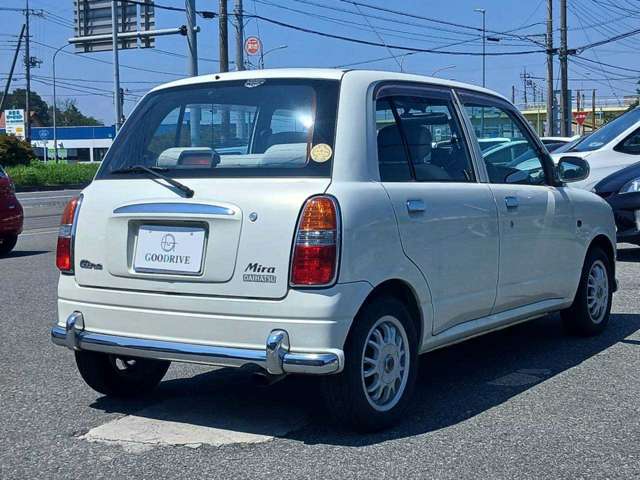 2001 Daihatsu Mira Gino – thumbnail 2