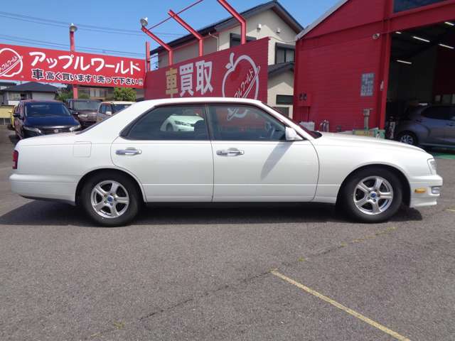 1998 Nissan Cedric – thumbnail 4