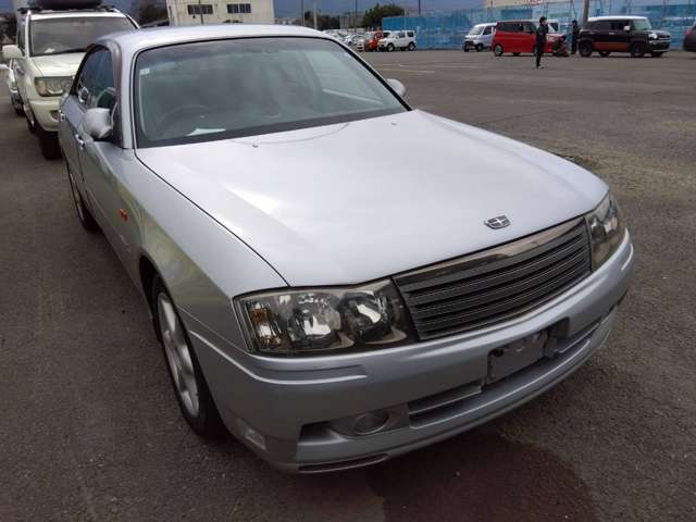 2001 Nissan Gloria – thumbnail 3