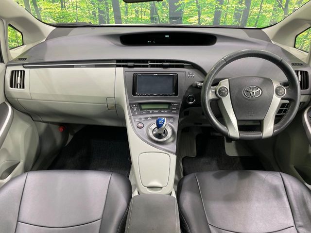 2011 Toyota Prius – thumbnail 2
