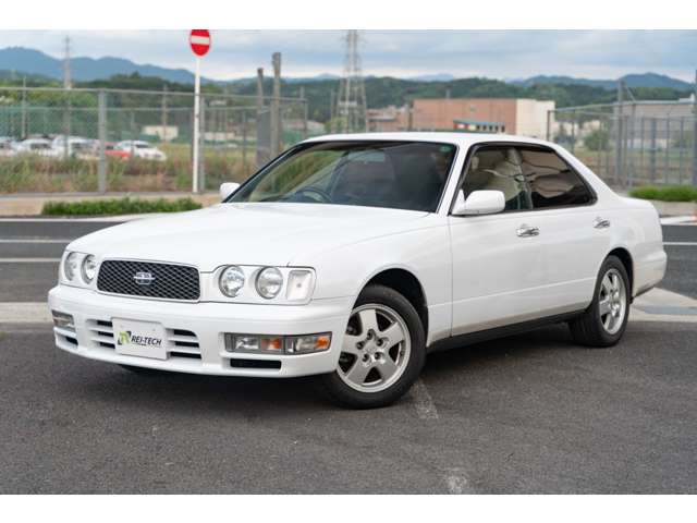 1995 Nissan Gloria – thumbnail 2