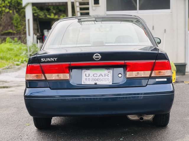 2004 Nissan Sunny – thumbnail 2