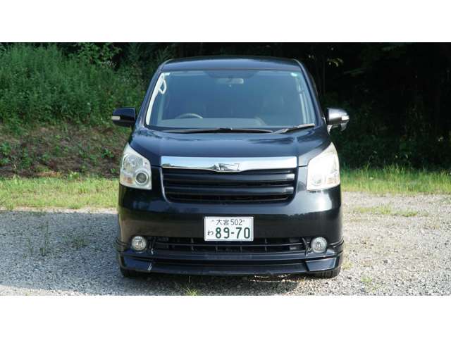 2007 Toyota Noah – thumbnail 2