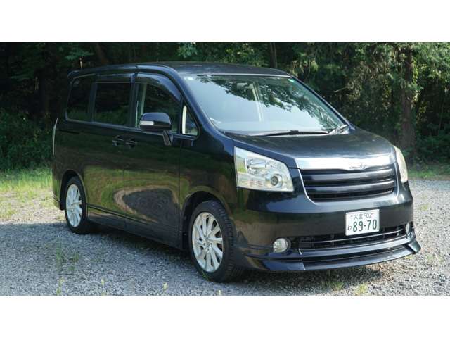2007 Toyota Noah – thumbnail 3
