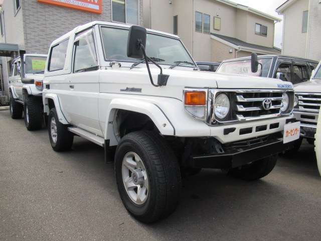 2002 Toyota Land Cruiser 70 – thumbnail 3