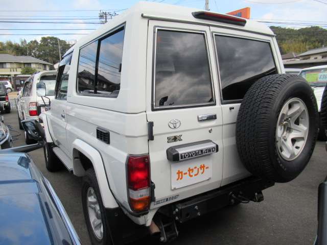 2002 Toyota Land Cruiser 70 – thumbnail 4