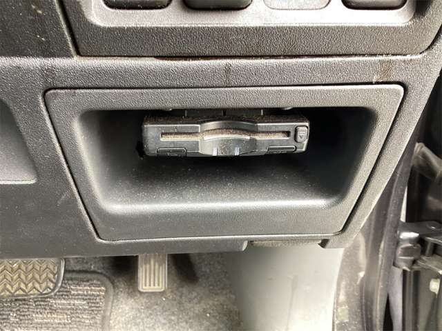 2011 Toyota Sienta – thumbnail 3