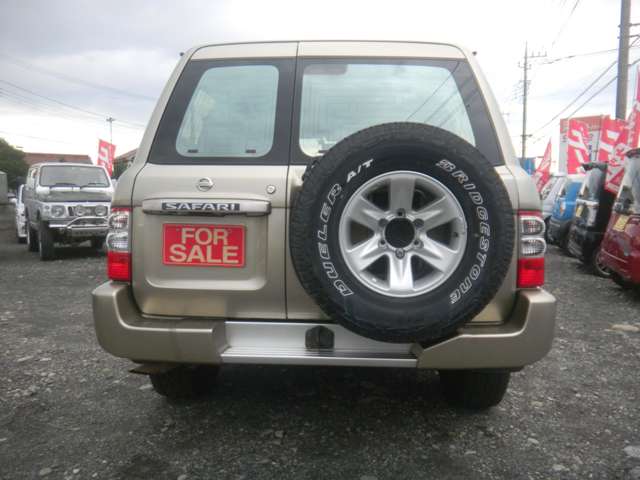 2002 Nissan Safari – thumbnail 4