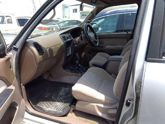 2000 Toyota Hilux Surf – thumbnail 3