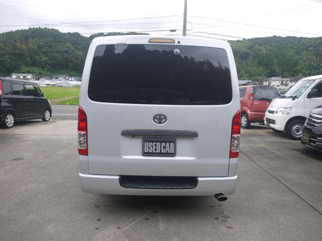 2005 Toyota Hiace – thumbnail 2
