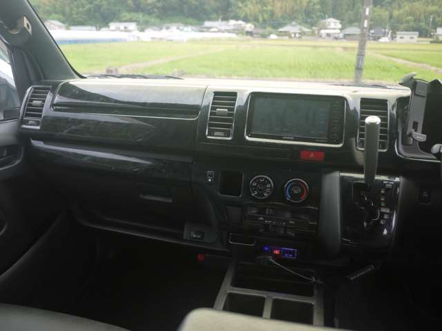 2005 Toyota Hiace – thumbnail 4