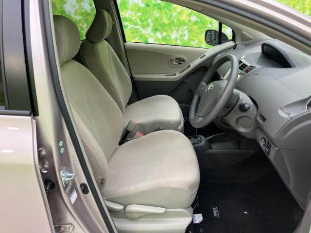 2010 Toyota Vitz – thumbnail 2