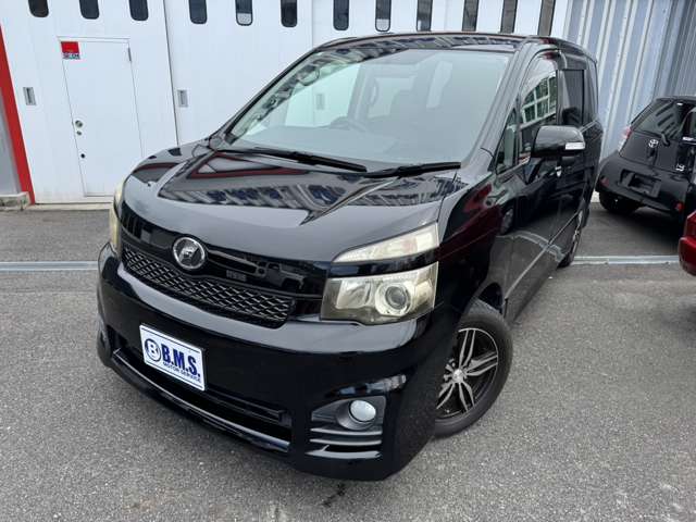 2010 Toyota Voxy – thumbnail 2