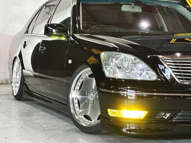 2003 Toyota Celsior – thumbnail 3