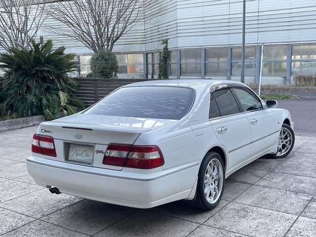 1998 Nissan Cima – thumbnail 2
