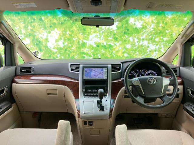 2010 Toyota Alphard – thumbnail 2