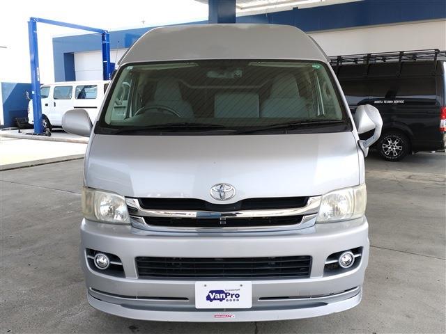 2008 Toyota Regius Ace – thumbnail 4