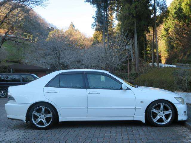 2002 Toyota Altezza – thumbnail 4