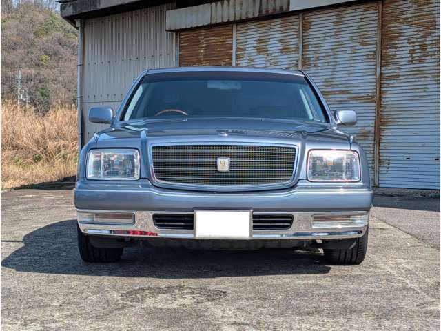 2002 Toyota Century – thumbnail 3