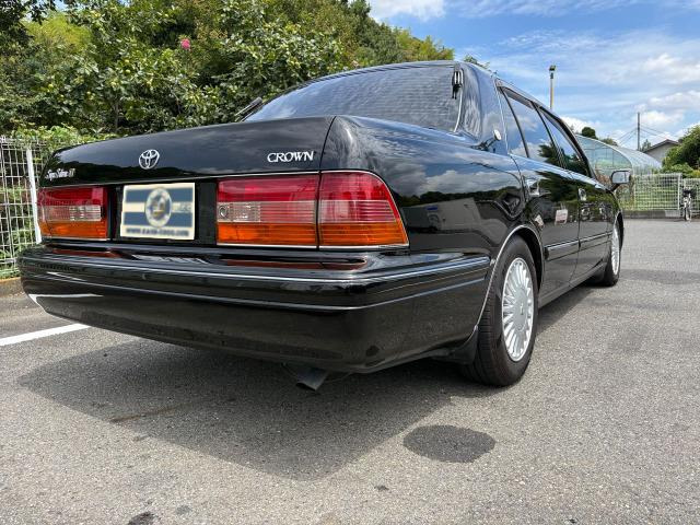 1999 Toyota Crown Sedan – thumbnail 2