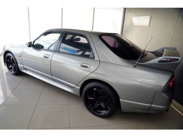 1998 Nissan Skyline GT-R Sedan – thumbnail 2