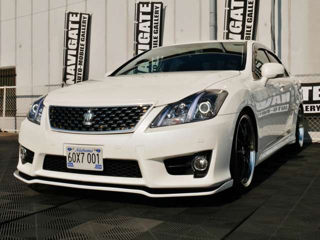 2010 Toyota Crown Athlete – thumbnail 2