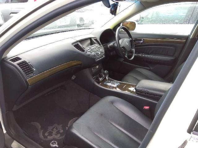 2004 Nissan Cima – thumbnail 3