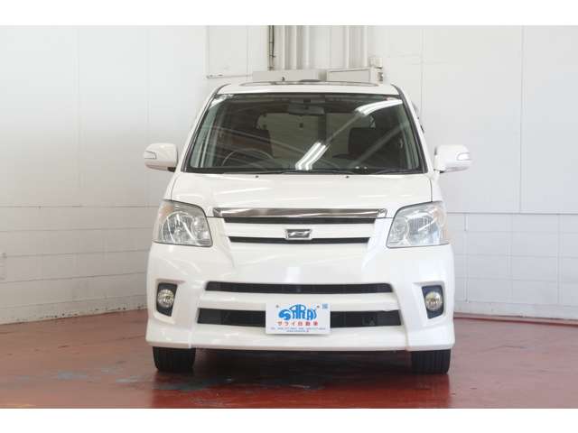 2006 Toyota Noah – thumbnail 2