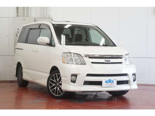 2006 Toyota Noah – thumbnail 3