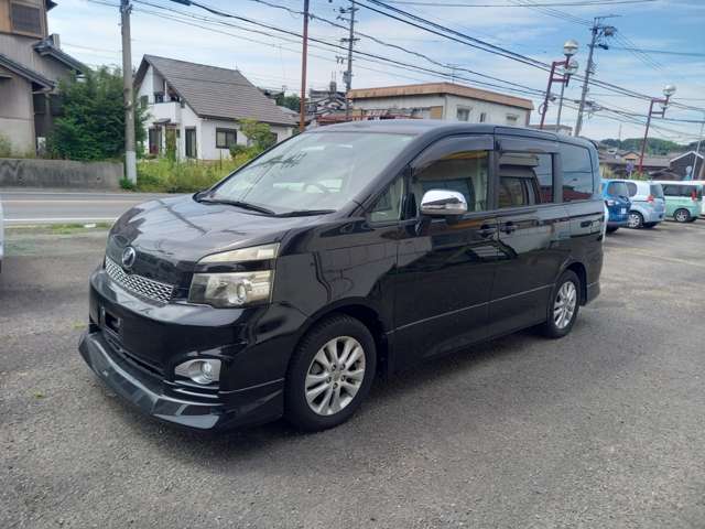 2011 Toyota Voxy – thumbnail 2