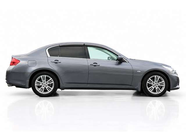 2010 Nissan Skyline – thumbnail 4