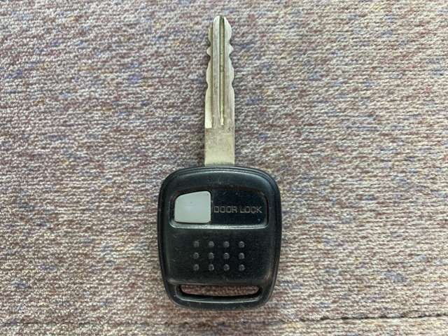 1997 Nissan Gloria – thumbnail 3